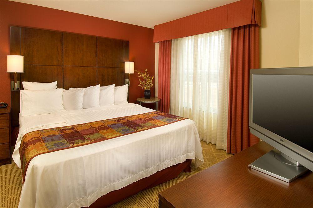 Residence Inn By Marriott San Antonio Seaworld / Lackland Room photo